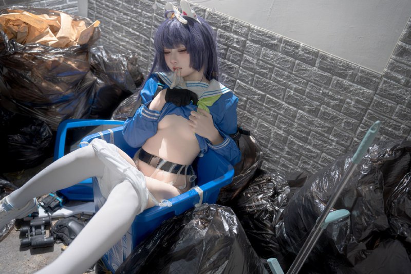 推特纸悦cos的碧蓝档案里的霞泽美游 #白丝