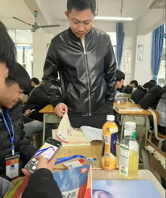 老师:教了个造火箭的