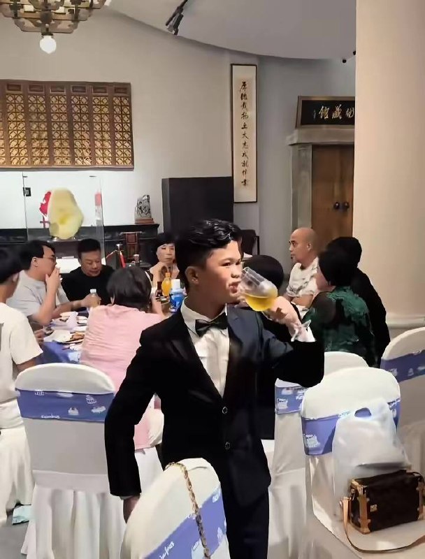 #范小勤￼￼