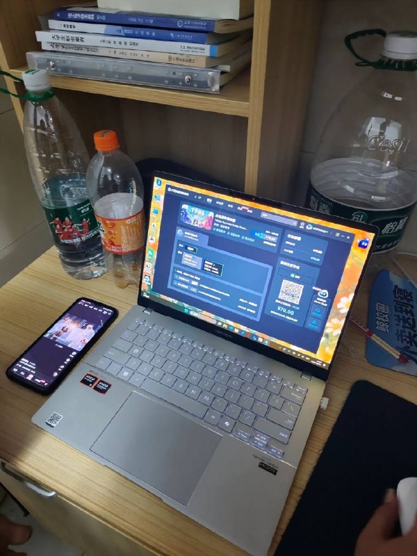 之前都是玩梗直到看见室友的电脑#steam￼