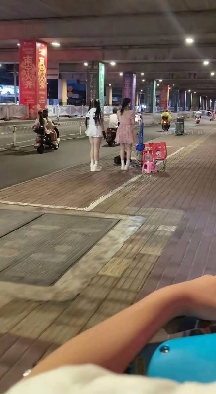 马路直播  打赏一下咯 ？ #反差 #双马尾 #萝莉