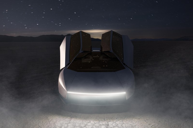 特斯拉 Roadster 的设计灵感来自 SR-71“黑鸟”侦察机和 F-35 战斗机