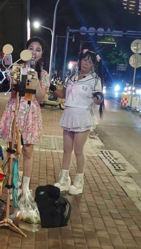 马路直播  打赏一下咯 ？ #反差 #双马尾 #萝莉
